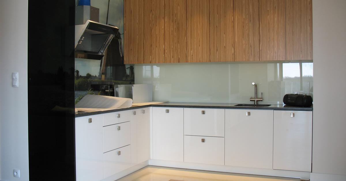 Nowoczesne meble kuchenne, mdf biały połysk i oliwka mat MAX PROFIL